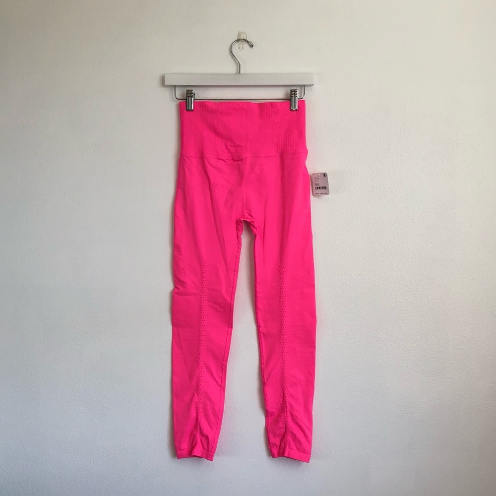 NWT Free People Movement Good Karma Tropical Pink Workout Leggings Size M / L - Picture 6 of 9